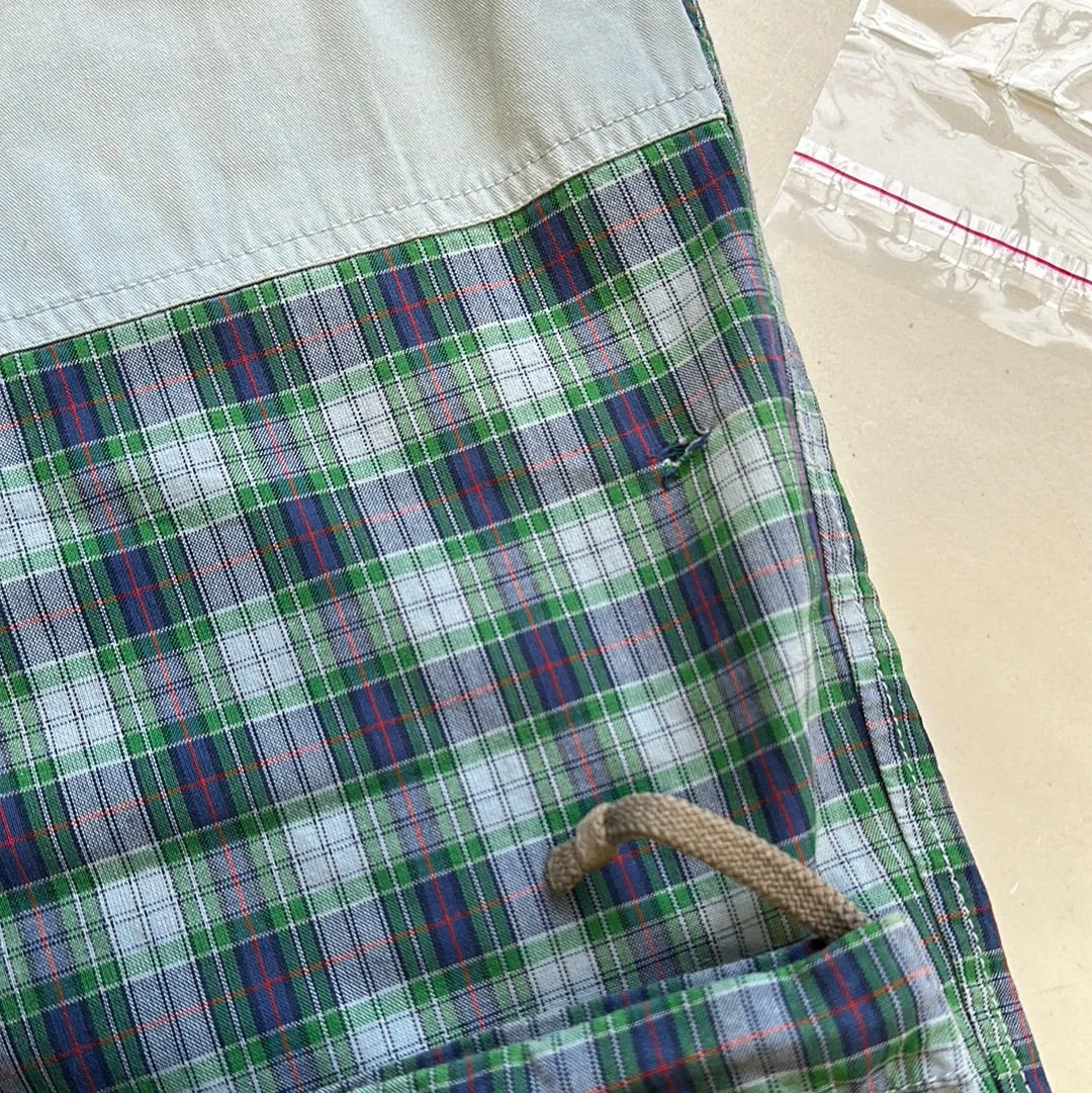 2000’s baggy checkered cargo trousers