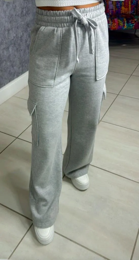 7042 High rise cargo pocket wide pants