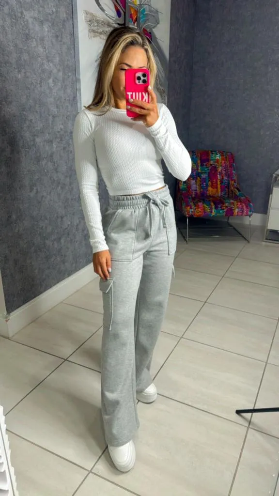 7042 High rise cargo pocket wide pants