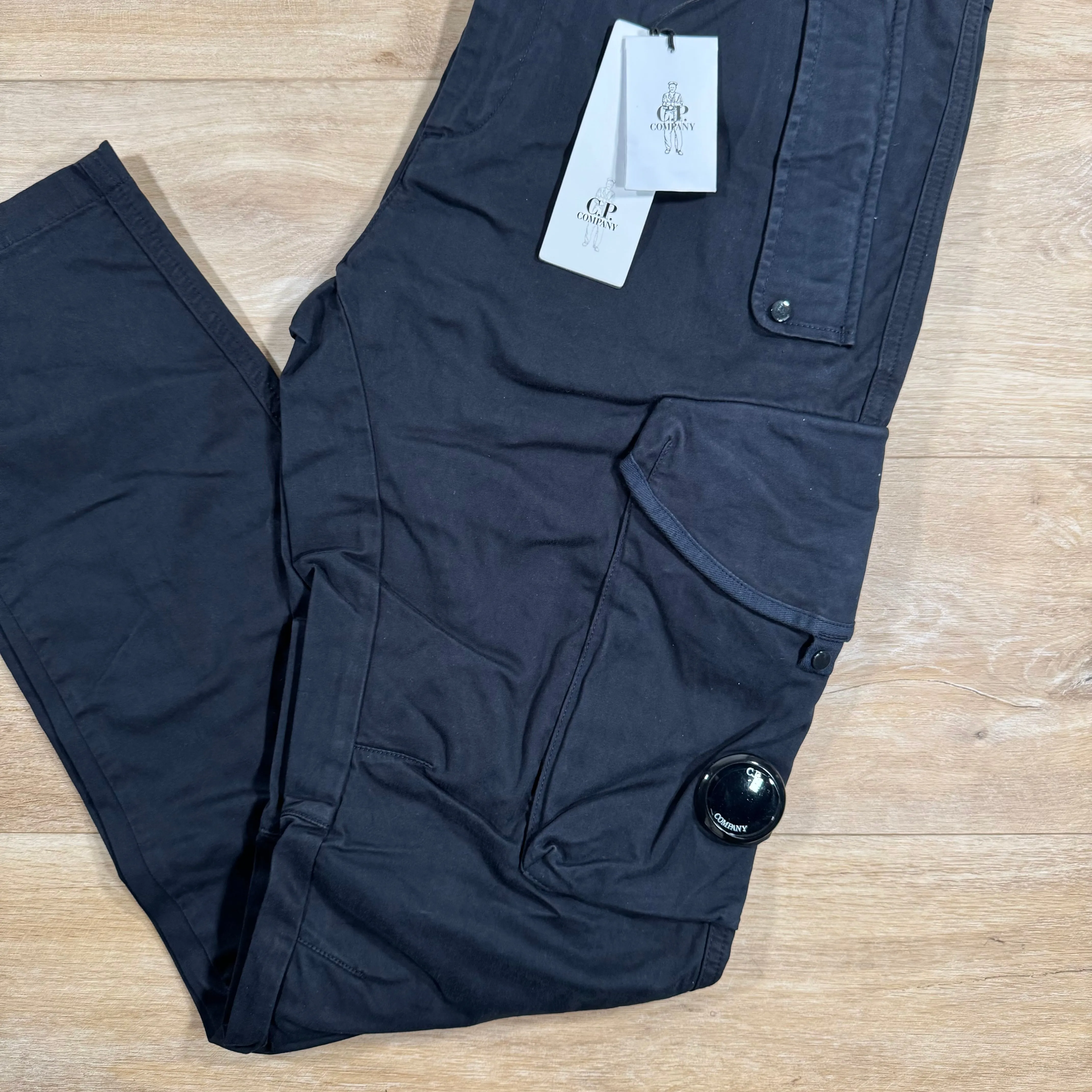 C.P. Company Stretch Sateen Ergonomic Lens Cargo Pants in Navy