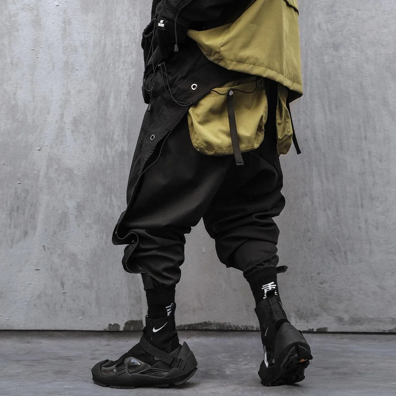 "Zuma" Techwear Cargo Pants
