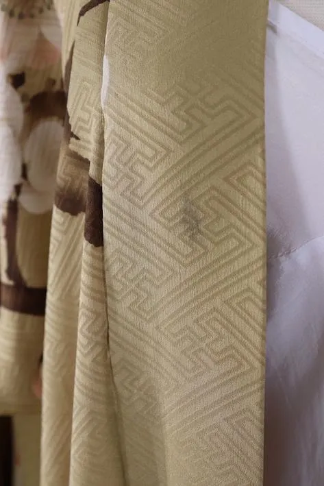 Vintage Silk Kimono Robe / Tan & White Floral
